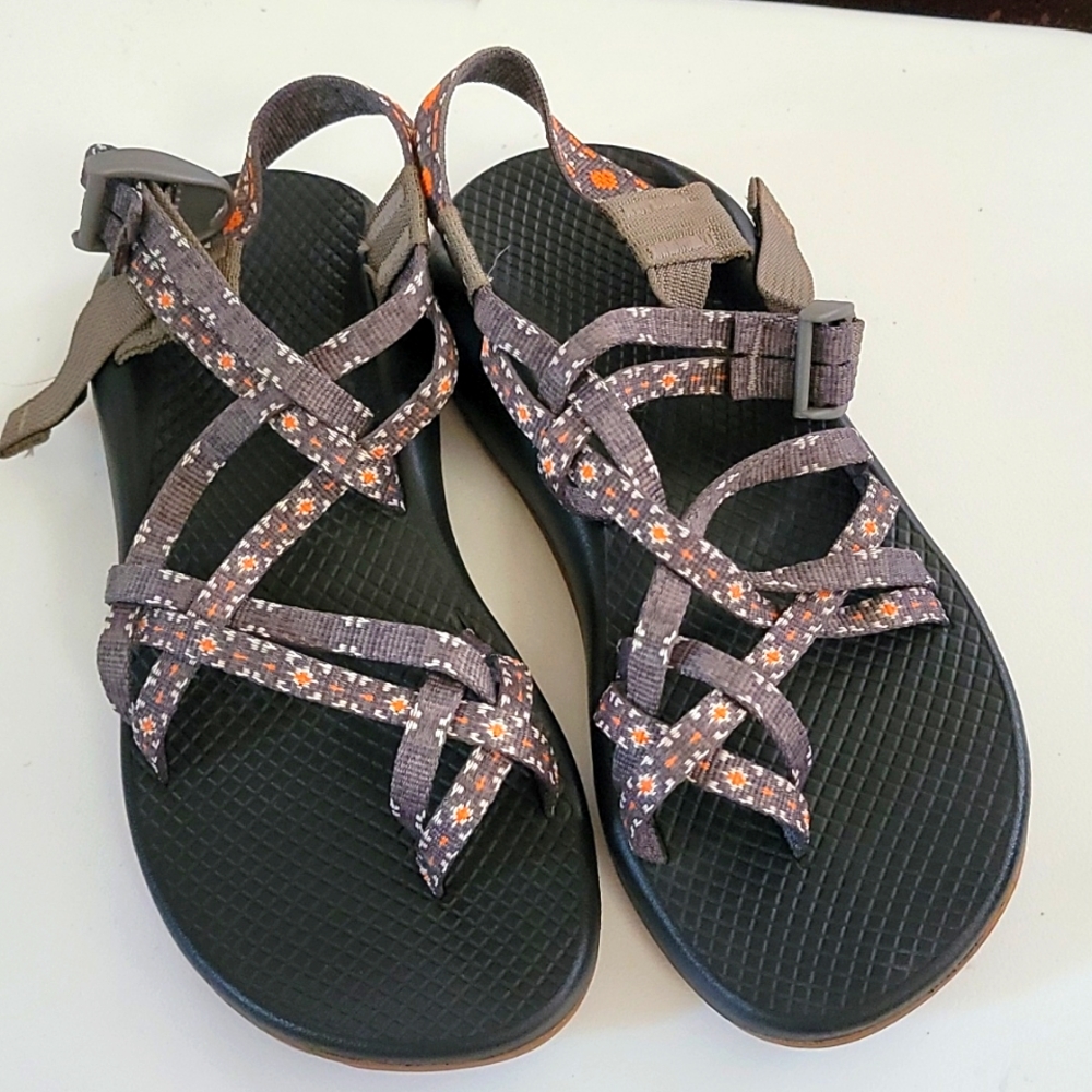 EUC Chacos ZCloud Sandals 7